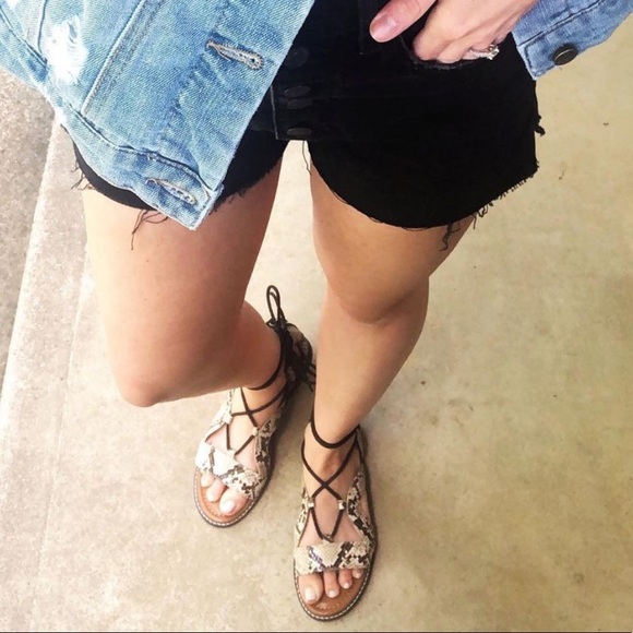 Crowne Vintage ‘Paysley’ Snakeskin Sandals - Picture 6 of 7